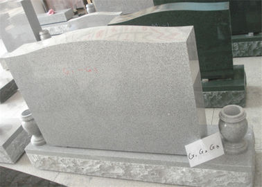 China Granito fúnebre de los monumentos de la curva, piedras sepulcrales verticales y lápidas mortuorias con el florero proveedor