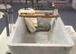 Tina de piedra natural modificada para requisitos particulares, baño de mármol blanco con las venas grises proveedor